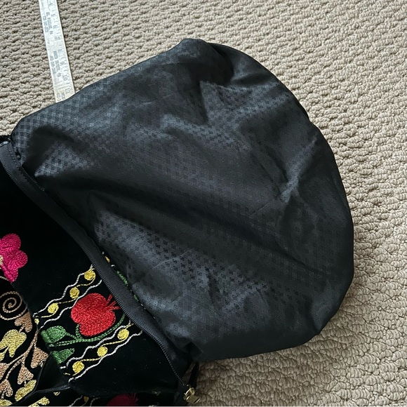 Absolutely GORGEOUS Embroidered Colorful Bag - Picture 13 of 14